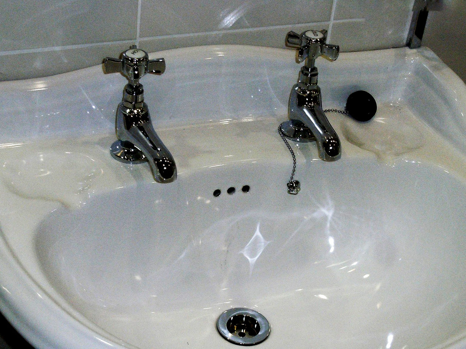 Bathroom Deep Cleaning with a Steam Cleaner: A Practical Guide